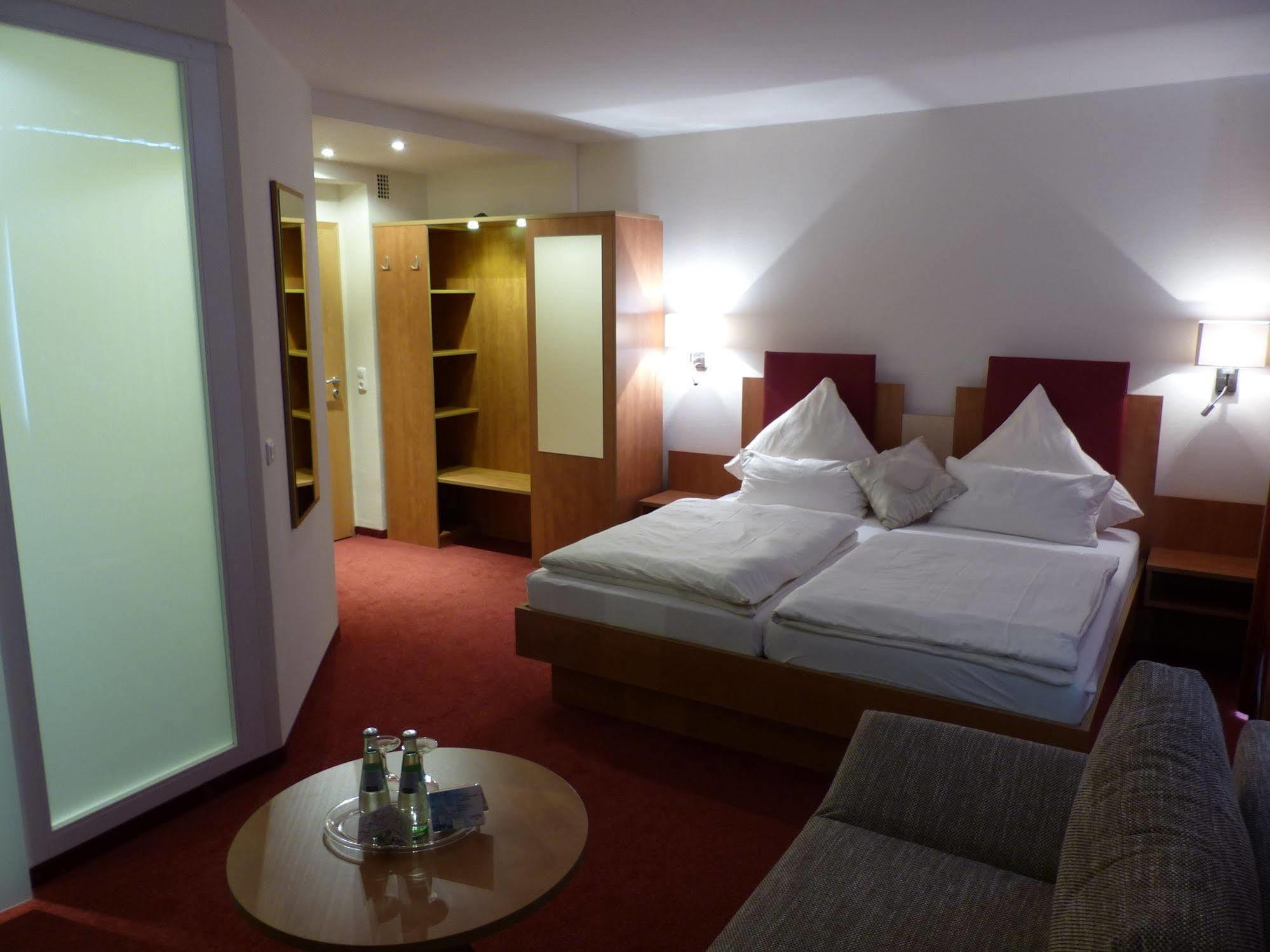 City Hotel By Celina Hagen  Dış mekan fotoğraf