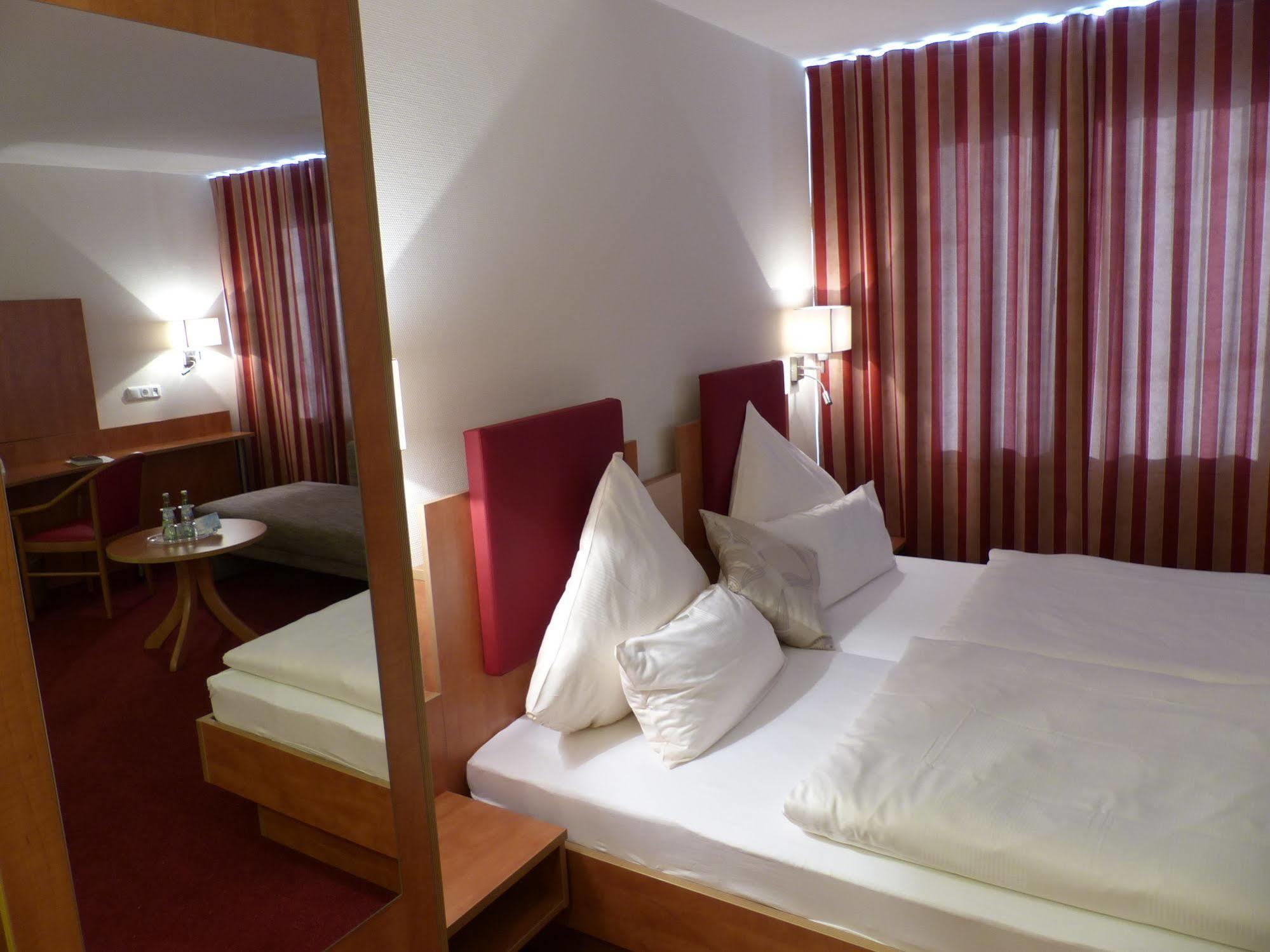 City Hotel By Celina Hagen  Dış mekan fotoğraf